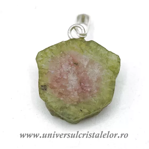 Pandantiv turmalina pepene