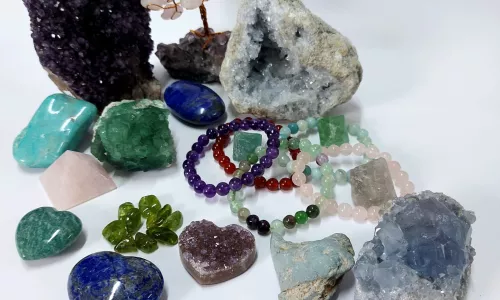 10 Cristale care ne ajuta sa fim fericiti