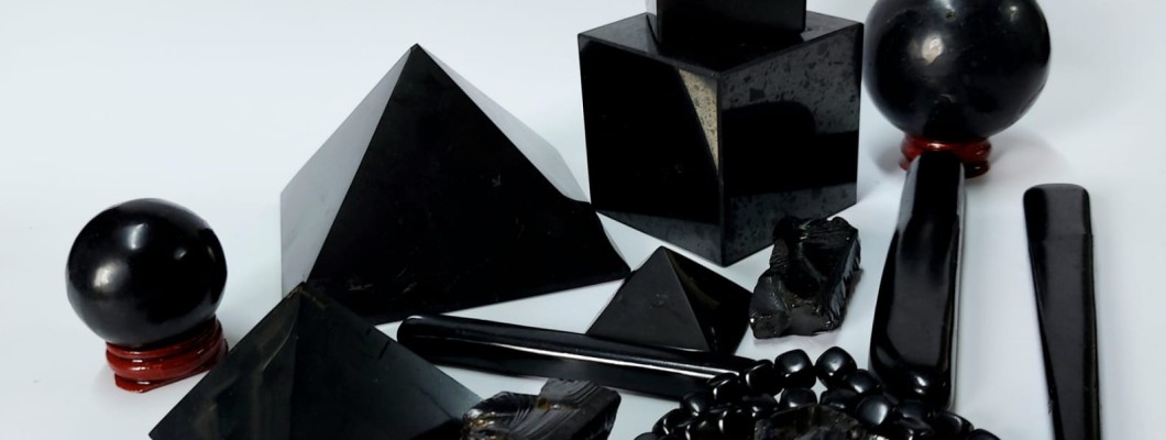 Shungitul- un cristal negru stralucitor
