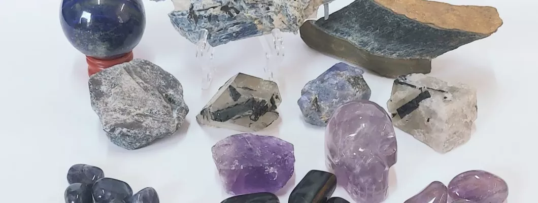 10 Cristale perfecte pentru Chakra fruntii (cel de-al treilea ochi) 10 Cristale perfecte pentru Chakra fruntii (cel de-al treilea ochi)