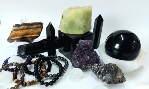 10 Cristale care ne Protejeaza