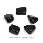 Obsidian negru piatra rulata Obsidian negru piatra rulata