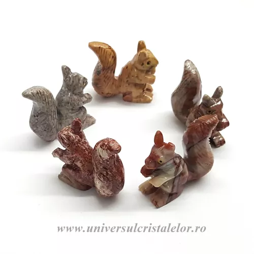 Figurina steatit veverita