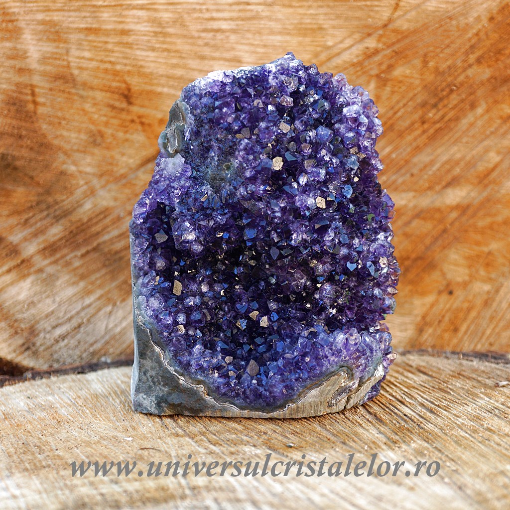 Ametist Ametist cu baza mineral unicat m24