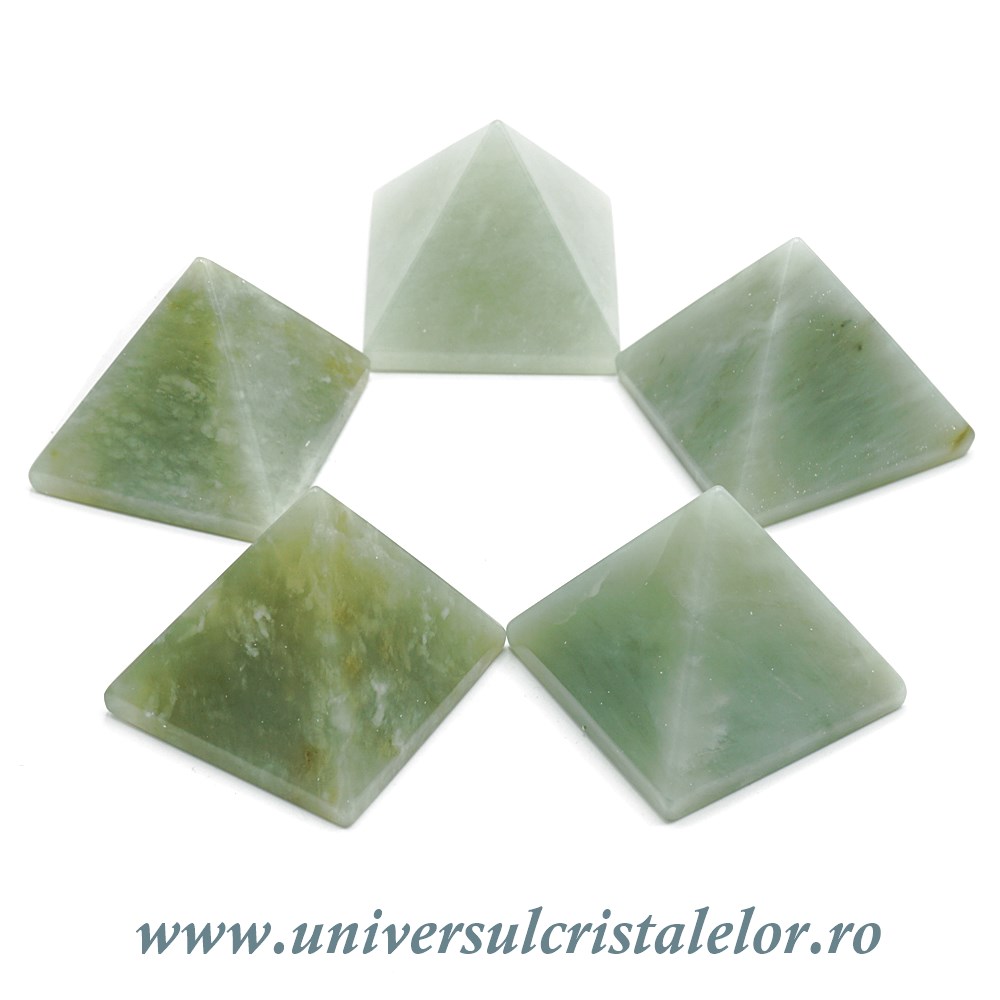 decor piramida cu lumanari Piramida jadeit - 4cm
