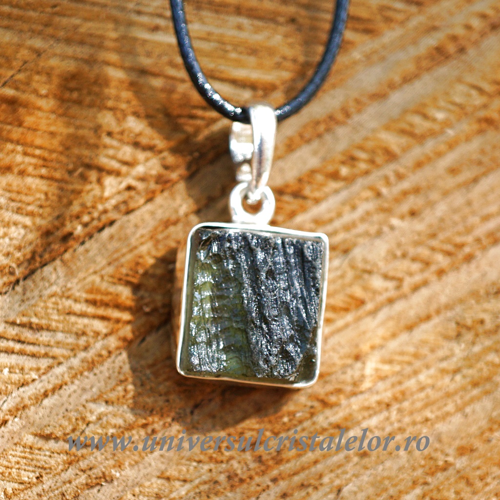 Charms & Pendants Pandantiv moldavit