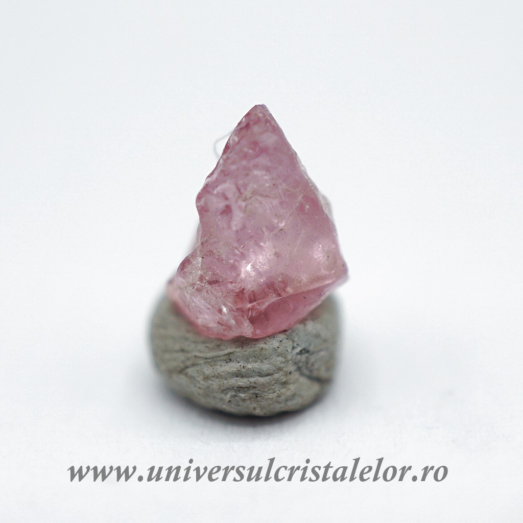 Spinel roz mineral unicat m01
