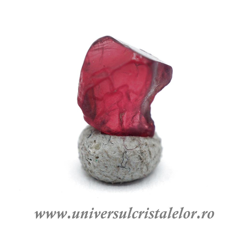 Collectibles Spinel rosu mineral unicat m04