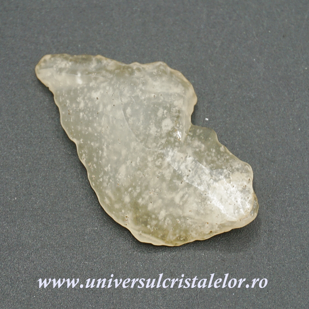 Arts & Entertainment Tectita aurie